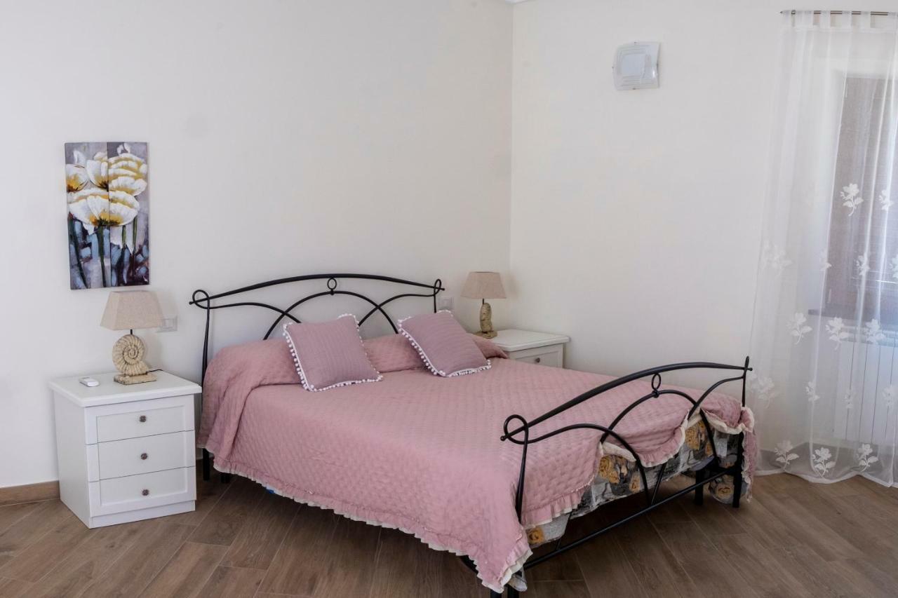 Appartamento In Villa Ariel Вико-Экуенсе Экстерьер фото